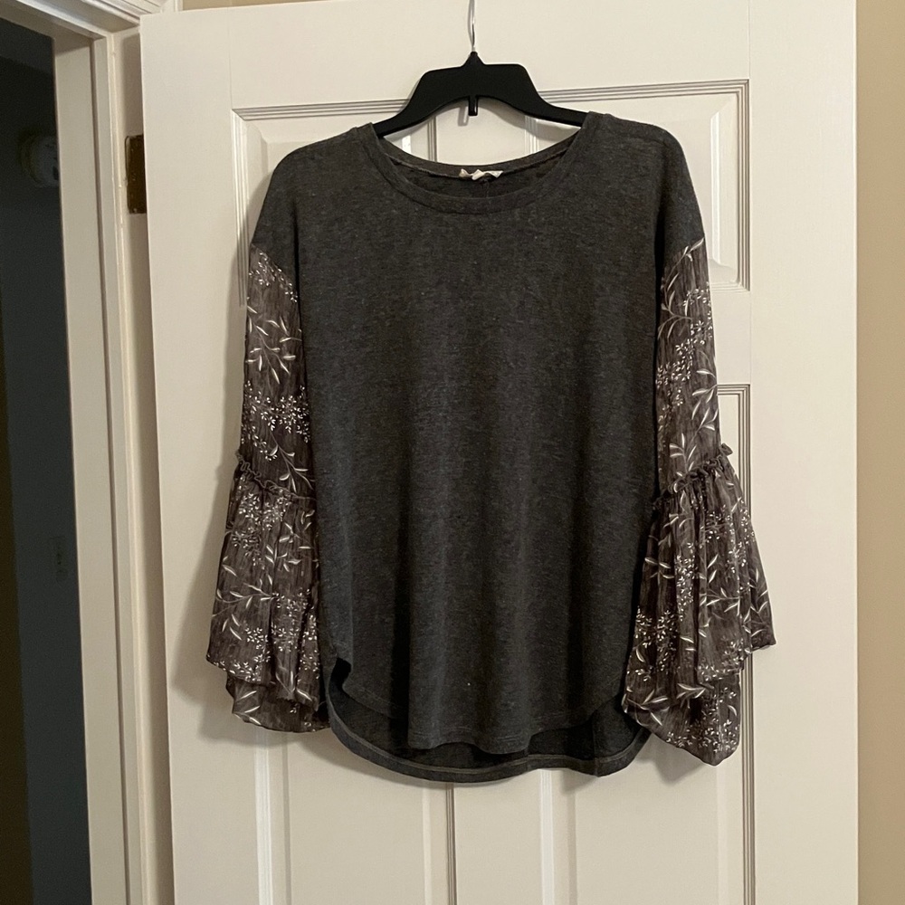 Women’s Mystree Small Charcoal Top with Patterned Sleeves